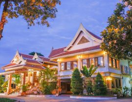 Khách Sạn Vangthong (Lào)