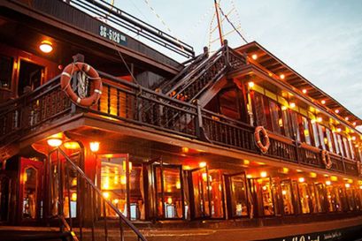 Buffet Tối Huyền Ảo Trên Du Thuyền Đông Dương - Indochina Queen (Sài Gòn)