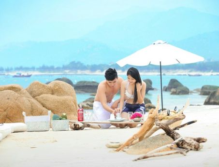Du Lịch Hạ Long: Khám Phá Những địa Danh Và Món Ngon Nổi Tiếng Nhất 2025