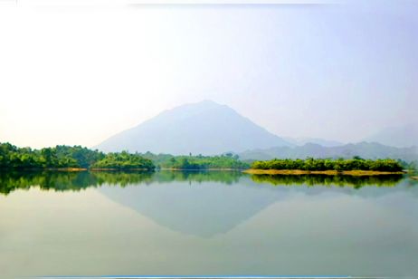 Lãng mạn cảnh đẹp hồ trên núi Trúc Bài Sơn