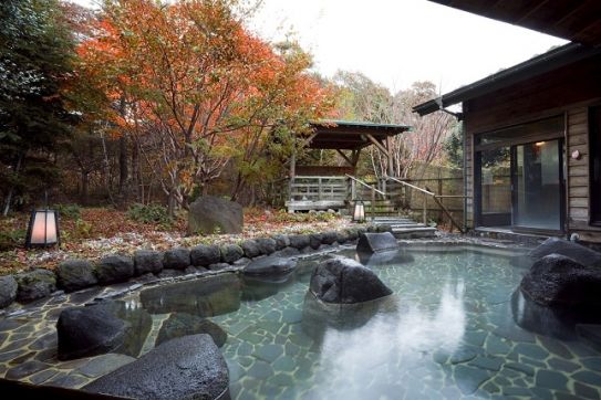 MÙA THU NHẬT BẢN: NGẮM LÁ ĐỎ, TẮM ONSEN