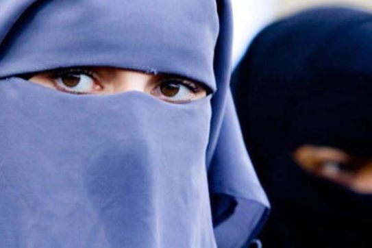 Chuyện ăn mặc của phụ nữ Hồi giáo: đừng căn cứ vào trùm khăn và che mặt…