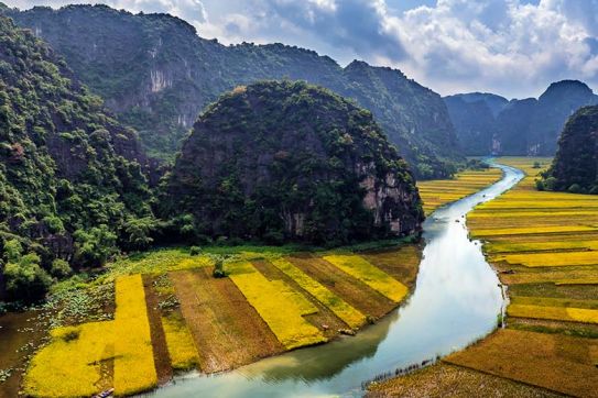 Cùng Halotours khám phá vẻ đẹp Việt Nam