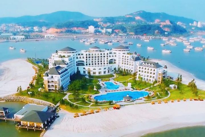 Combo Vinpearl Đảo Rều Hạ Long Phòng Deluxe Ocean View + Xe Tới Hạ Long + Bữa Sáng