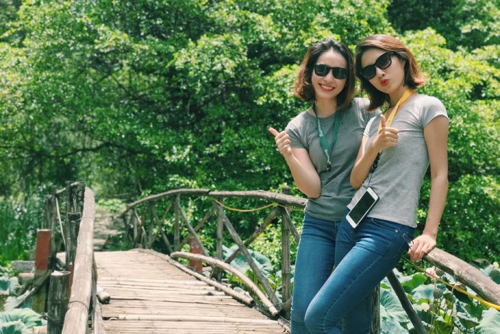Chuyến đi Thanh Xuân, Tìm Lại Tuổi Trẻ Của Hai Cô Gái Chạm Ngưỡng 30 Chuyến đi Thanh Xuân, Tìm Lại Tuổi Trẻ Của Hai Cô Gái Chạm Ngưỡng 30