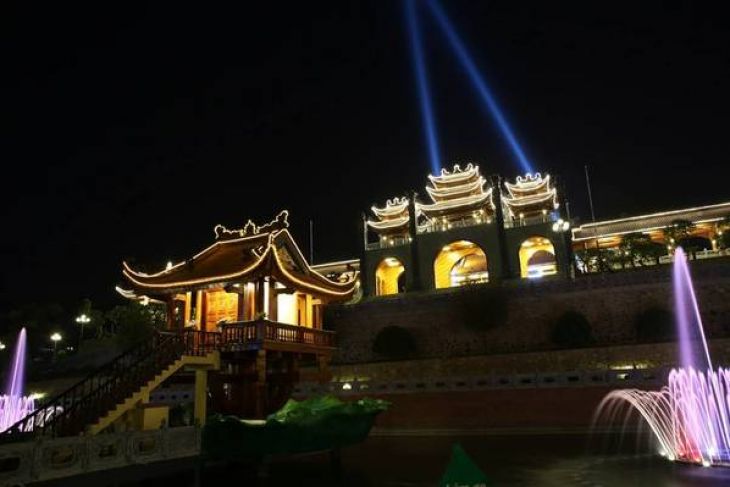 Ngắm Chùa Ba Vàng Về đêm Rực Rỡ Như Chốn Bồng Lai Tiên Cảnh Ngắm Chùa Ba Vàng Về đêm Rực Rỡ Như Chốn Bồng Lai Tiên Cảnh