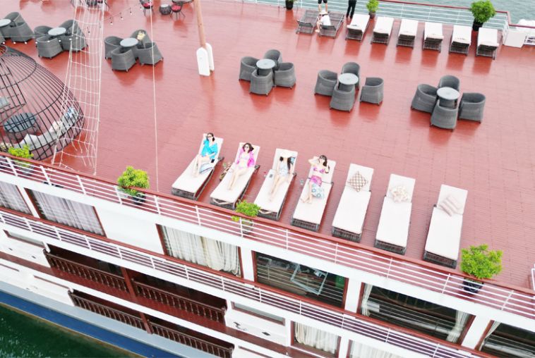aqua-of-the-seas-sundeck-3