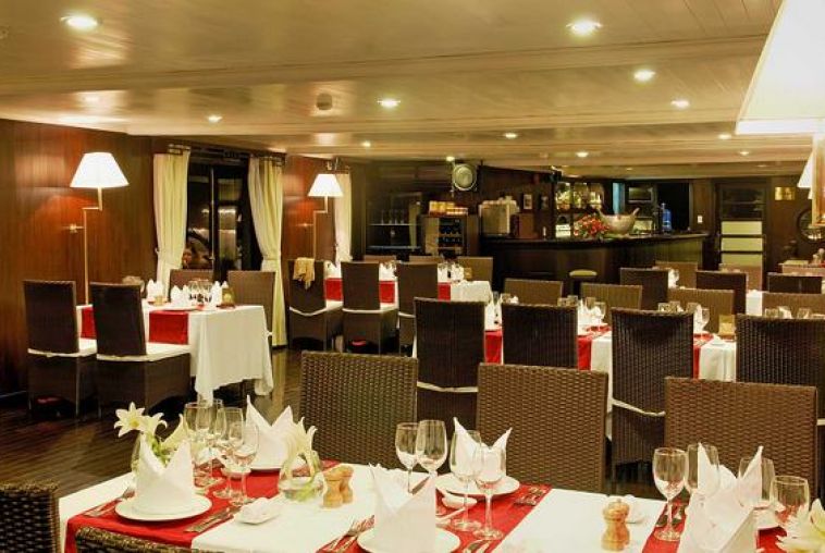 Halong-Bay-Bhaya4-Dining-room-low