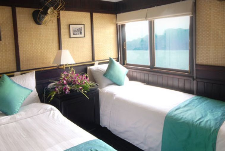 Halong-Bay-Deluxe-Twin-Cabin-low