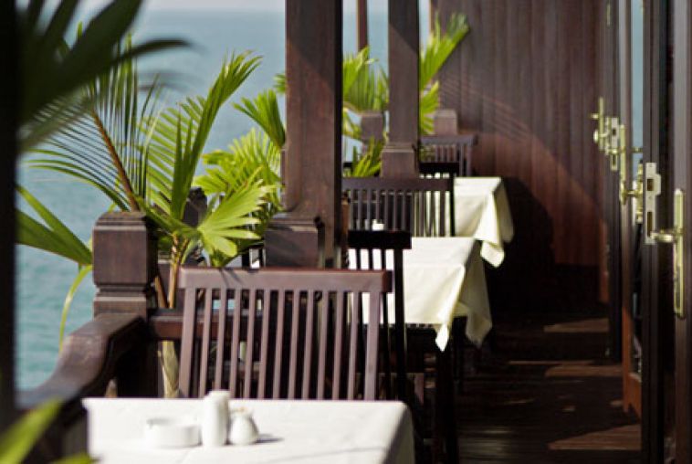 Halong-Bay-Dining-Room-Lounge-low