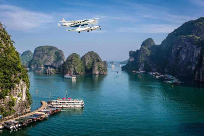 Đi Thuỷ Phi Cơ Ngắm Vịnh Hạ Long Từ Phía Bầu Trời