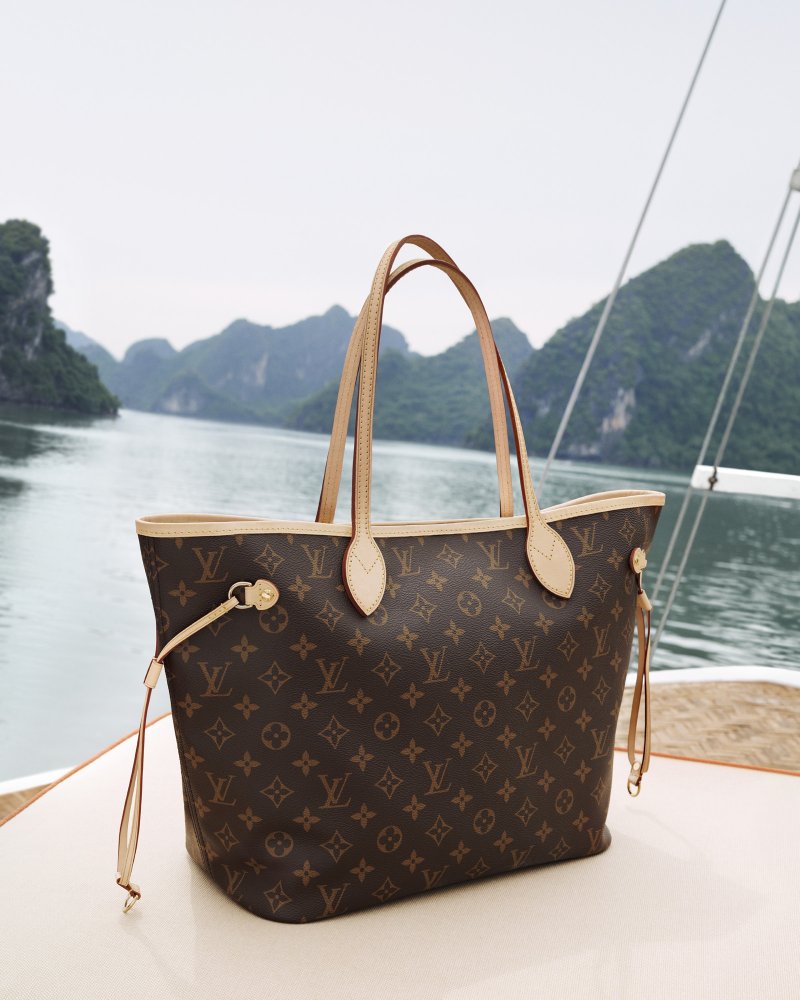 LOUIS VUITTONS CANADIAN ONLINE STORE LAUNCHES WITH LOWERTHANAMERICAN PRICES #40 LOUIS VUITTONS CANADIAN ONLINE STORE LAUNCHES WITH LOWERTHANAMERICAN PRICES