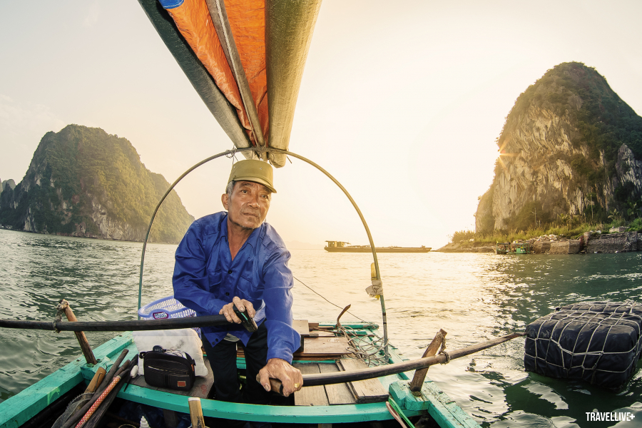 Làng Chài Cửa Vạn