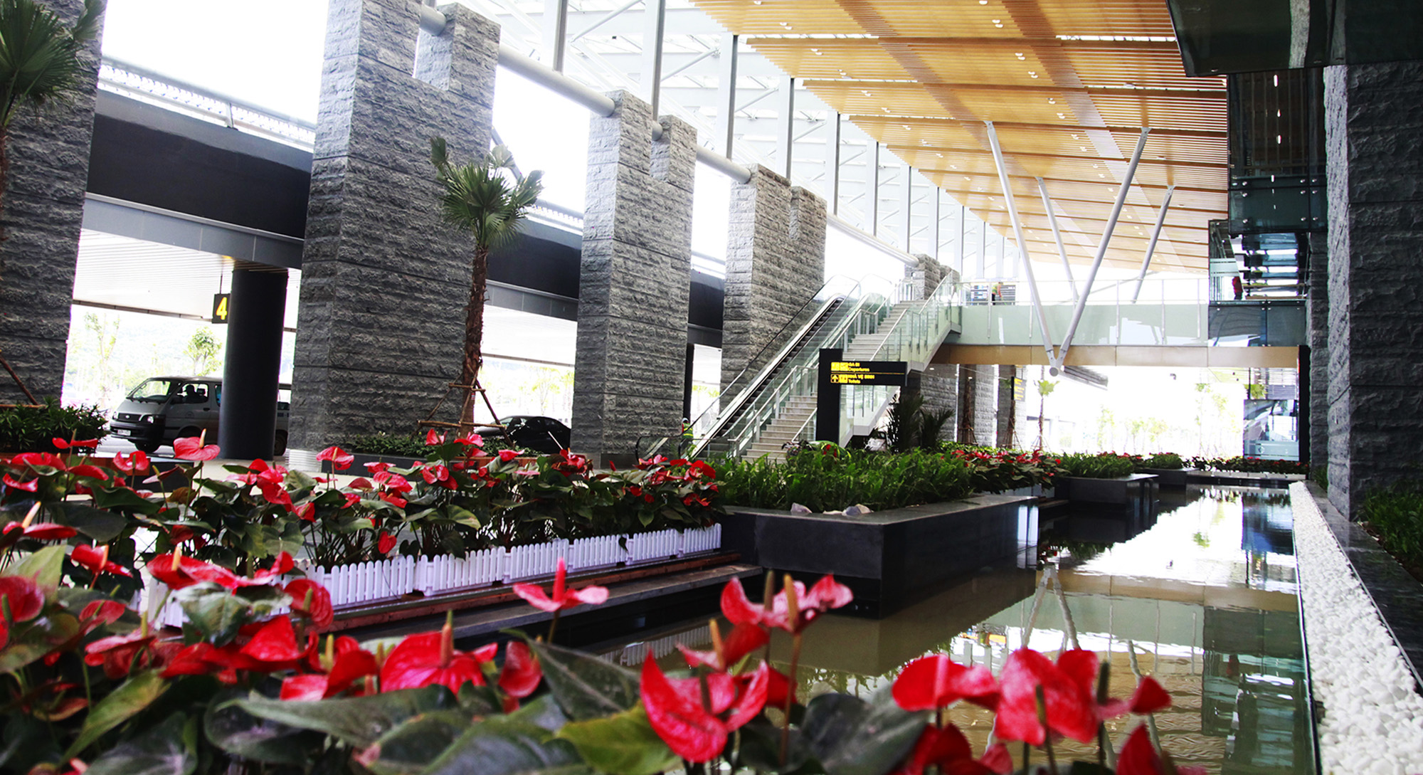 không gian xanh, nhiều hoa ở Sân bay vân đồn