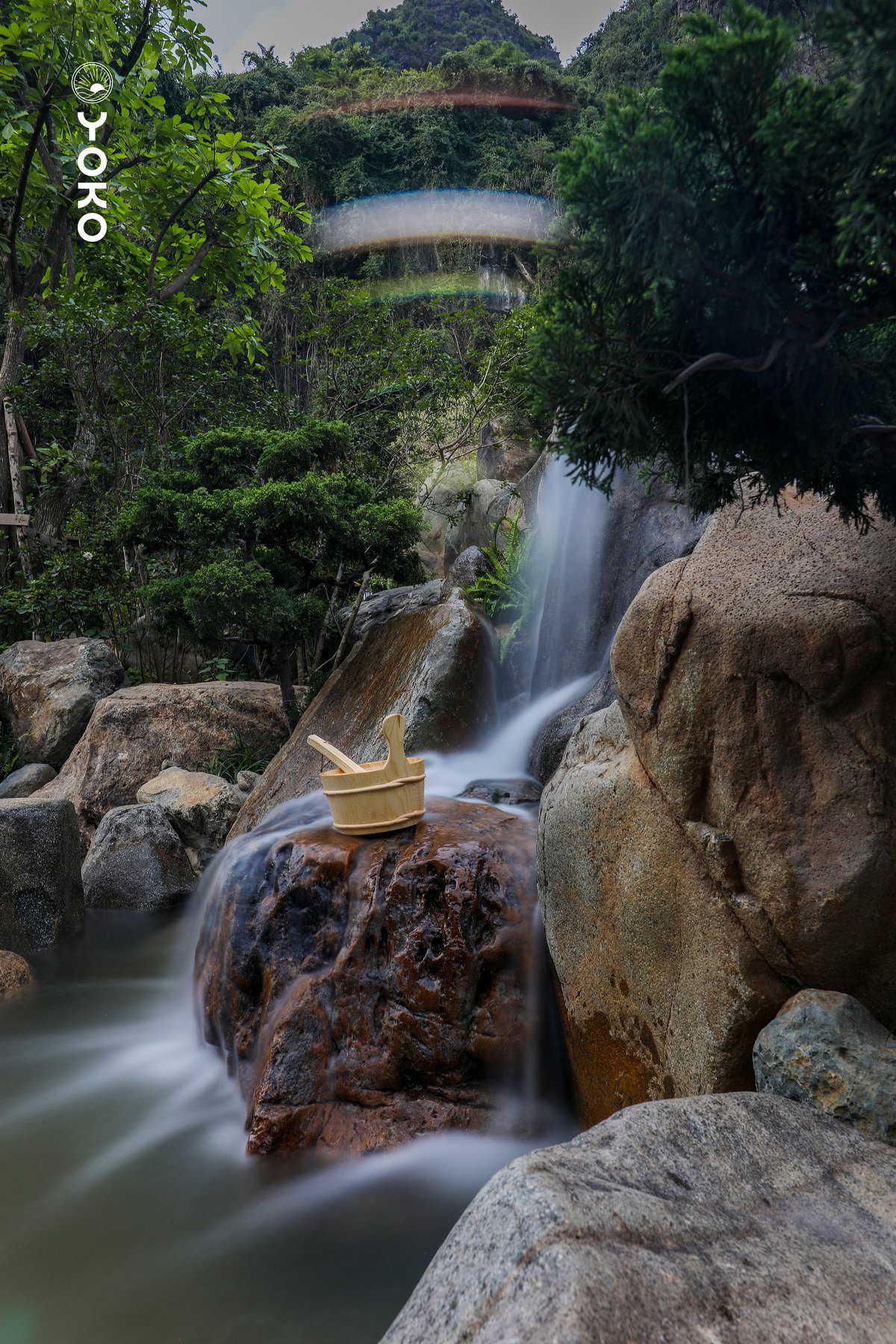 tắm thác onsen