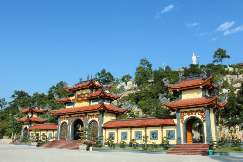 chùa Ba Vàng Quảng Ninh