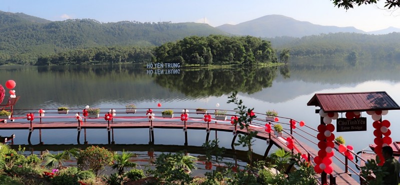 cầu tình yêu Hồ Yên trung Uông bí